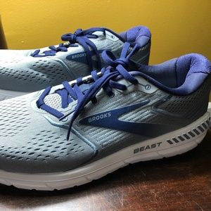 Brooks Beast 20 New Never Worn